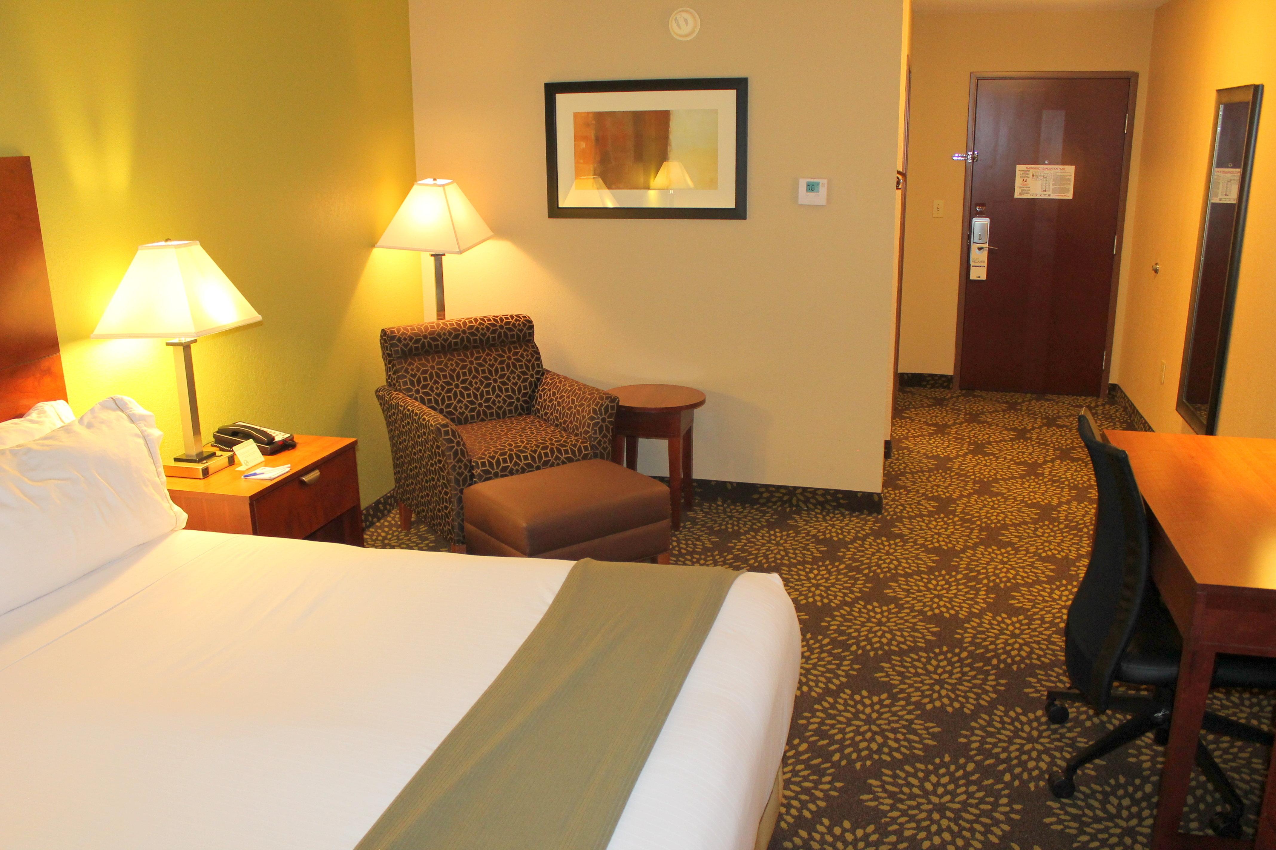 Holiday Inn Express Hotel & Suites Starkville, An Ihg Hotel Esterno foto