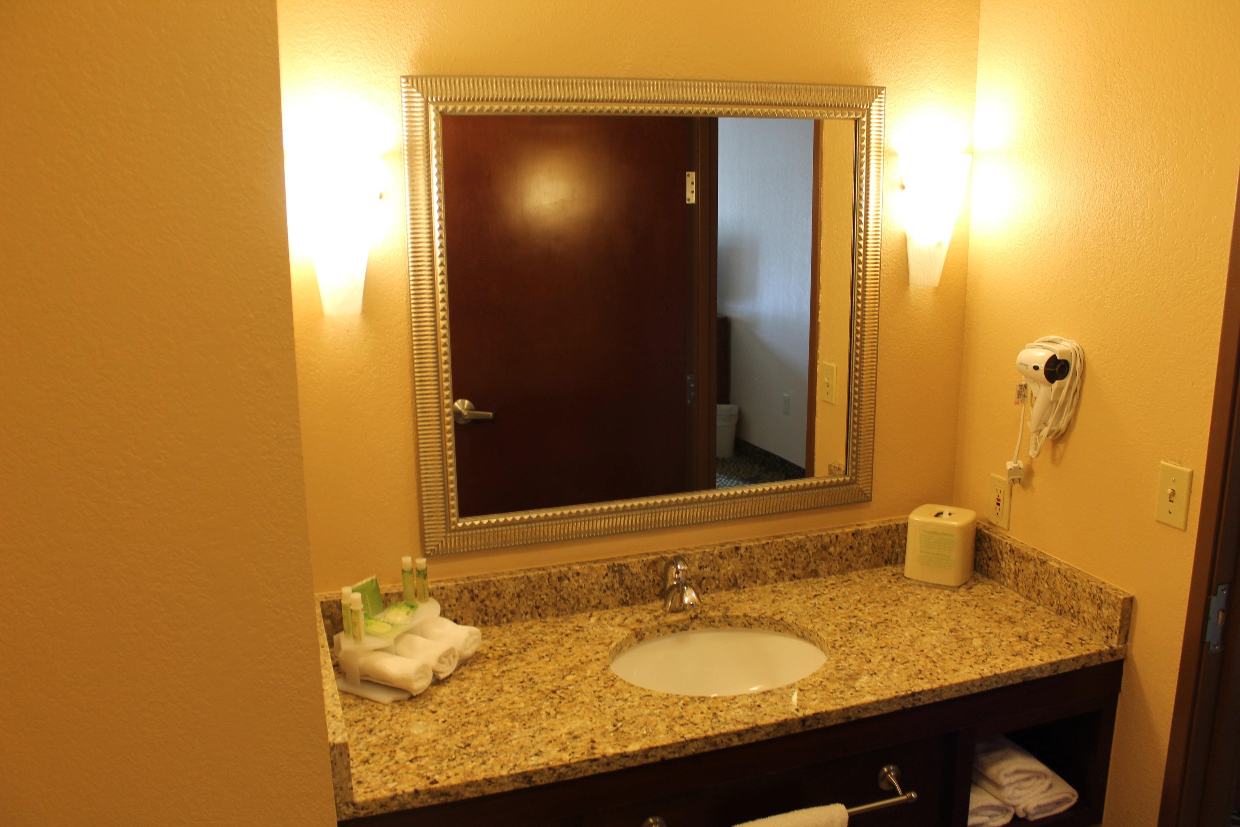 Holiday Inn Express Hotel & Suites Starkville, An Ihg Hotel Esterno foto