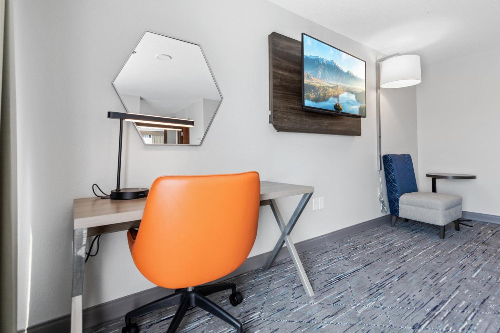 Holiday Inn Express Hotel & Suites Starkville, An Ihg Hotel Esterno foto