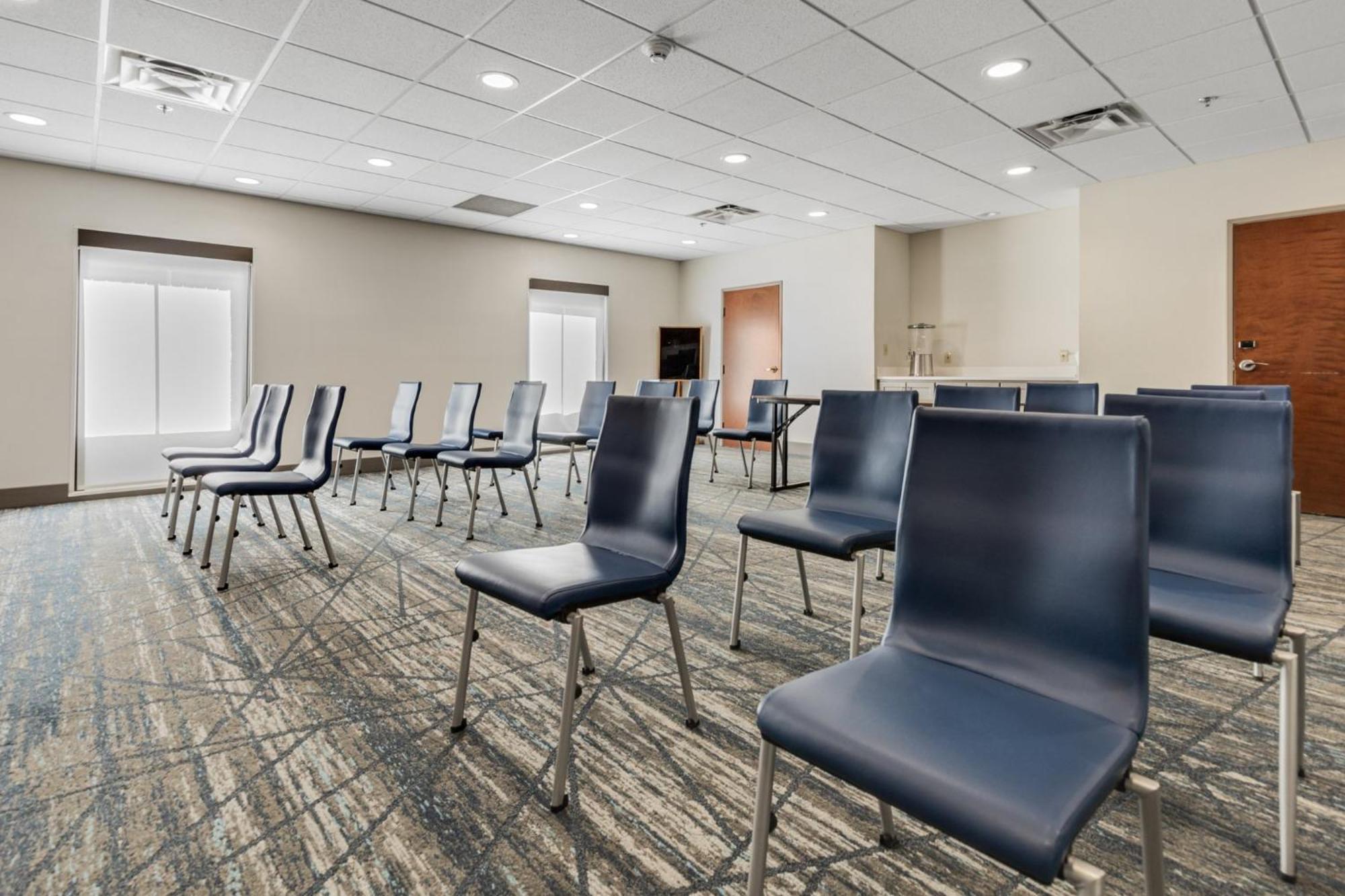 Holiday Inn Express Hotel & Suites Starkville, An Ihg Hotel Esterno foto