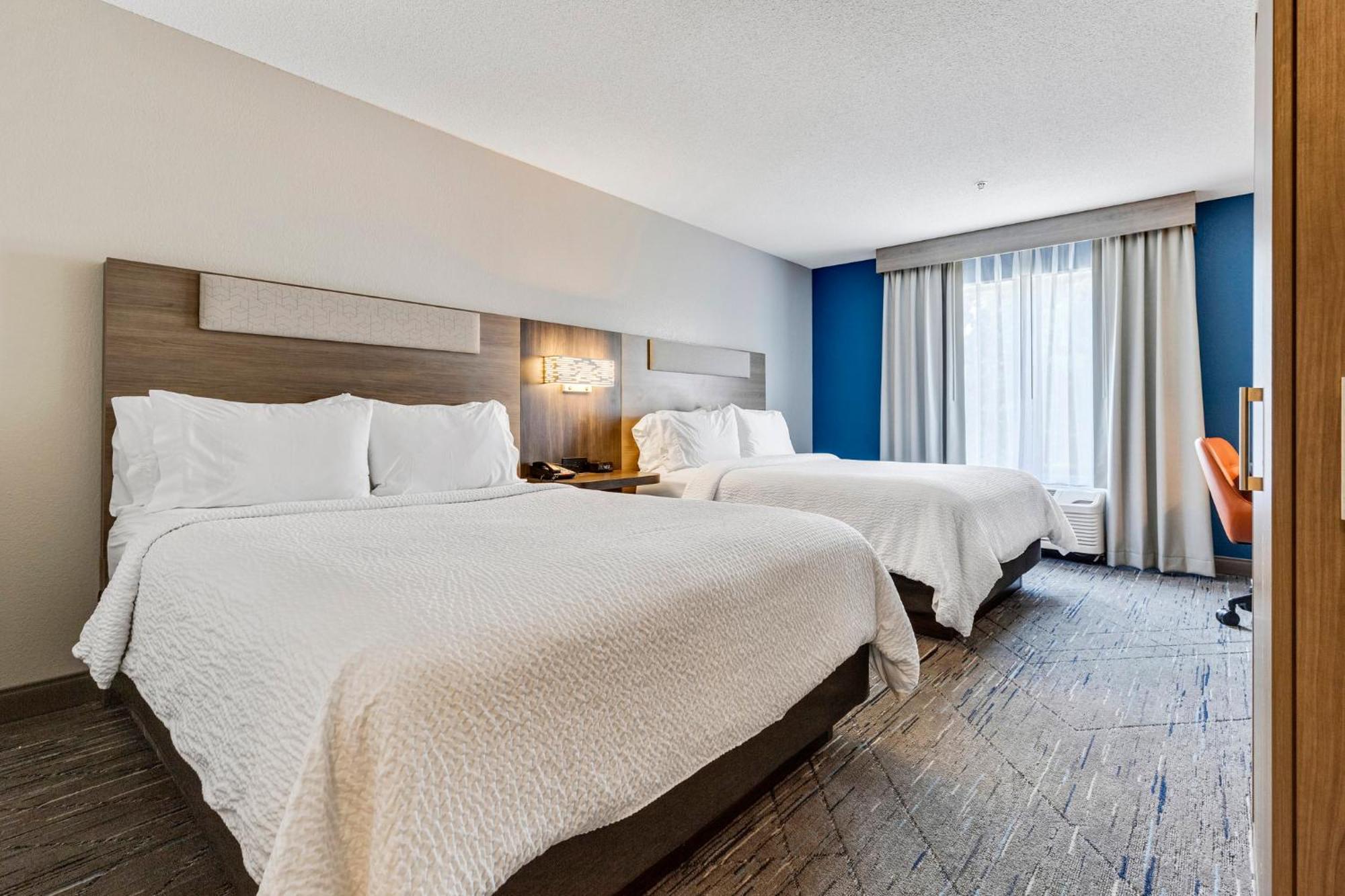 Holiday Inn Express Hotel & Suites Starkville, An Ihg Hotel Esterno foto