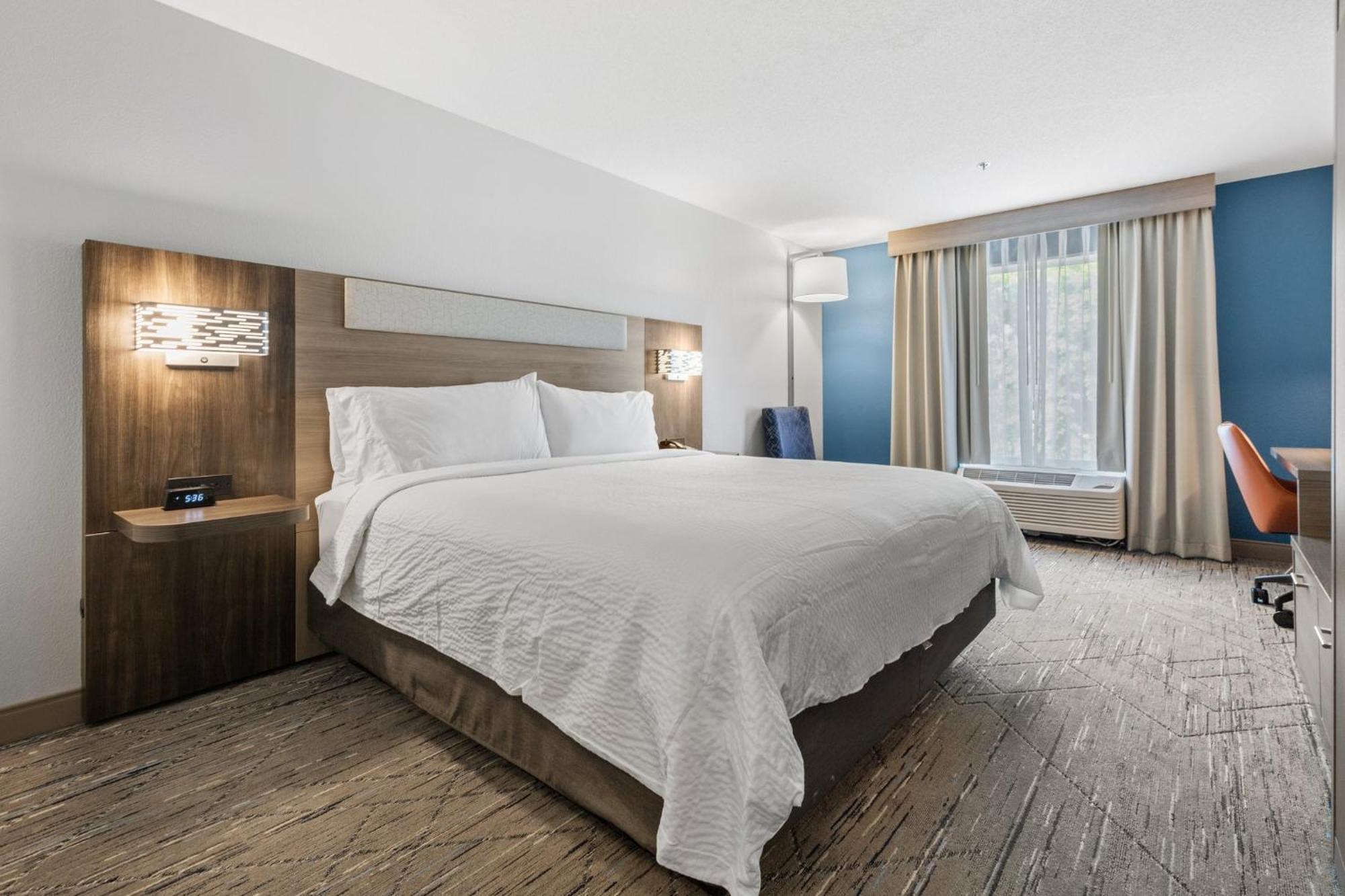 Holiday Inn Express Hotel & Suites Starkville, An Ihg Hotel Esterno foto