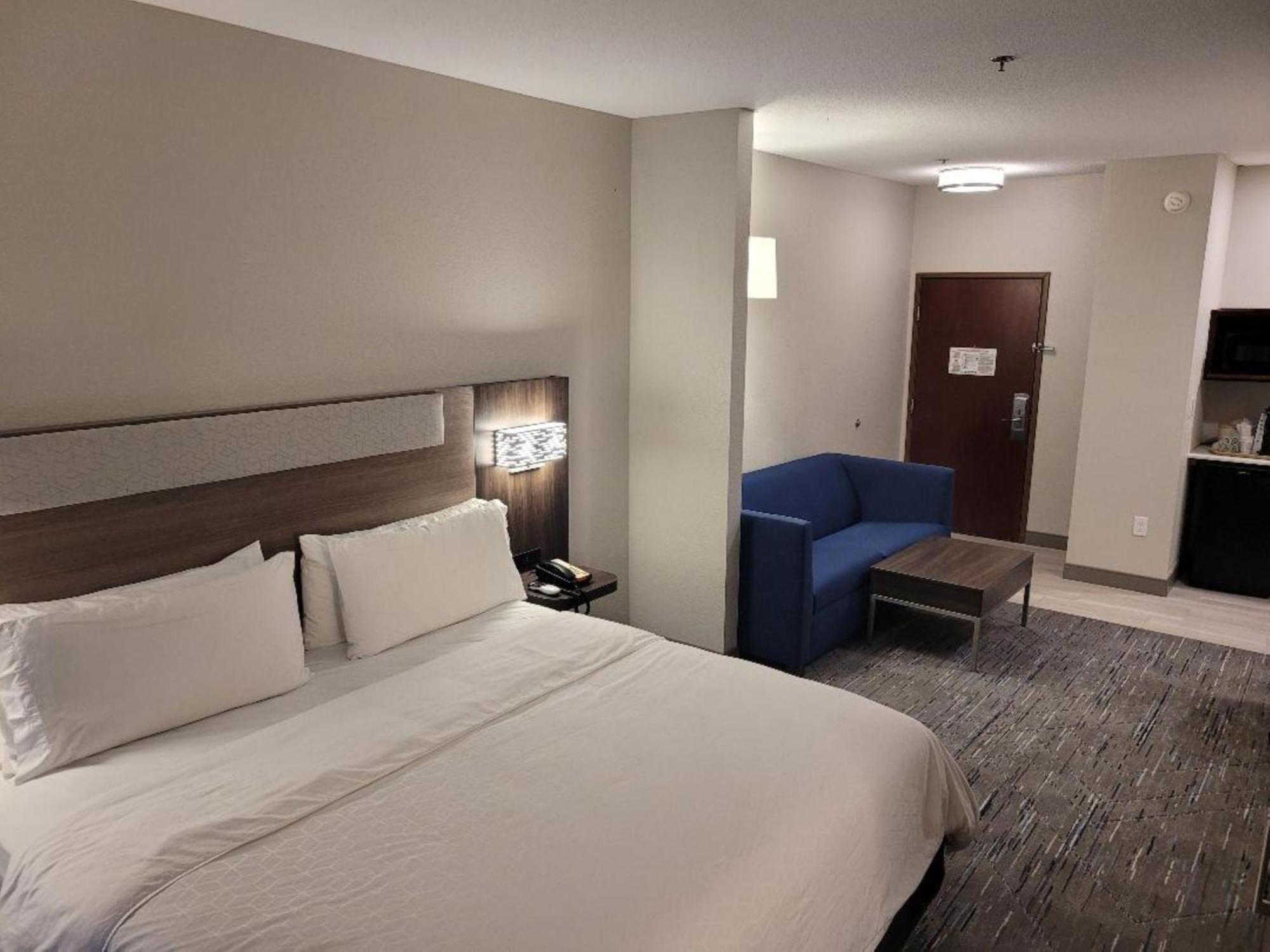Holiday Inn Express Hotel & Suites Starkville, An Ihg Hotel Esterno foto