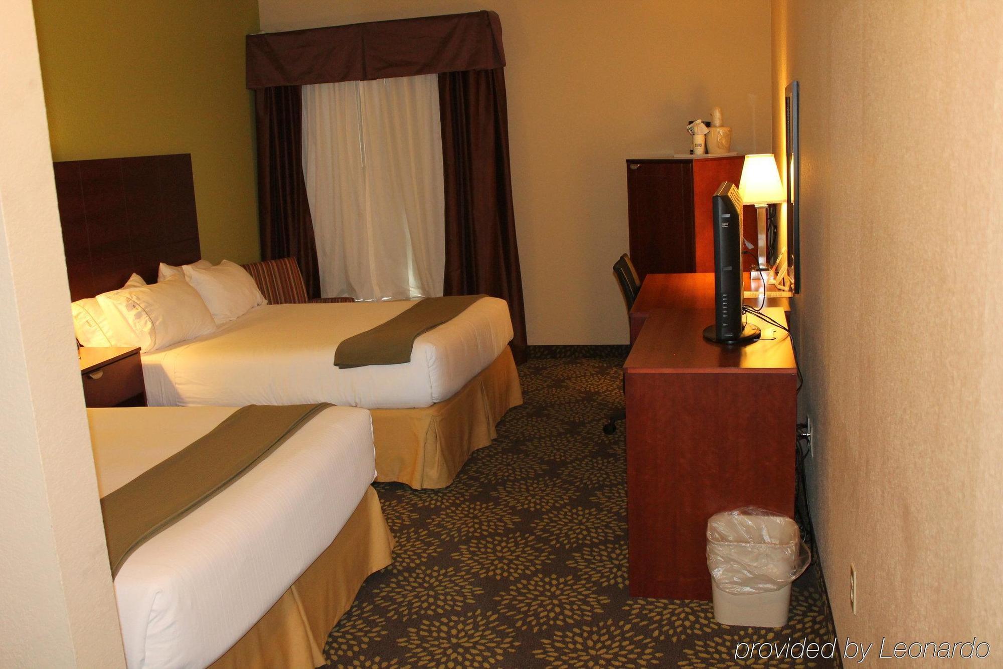 Holiday Inn Express Hotel & Suites Starkville, An Ihg Hotel Esterno foto