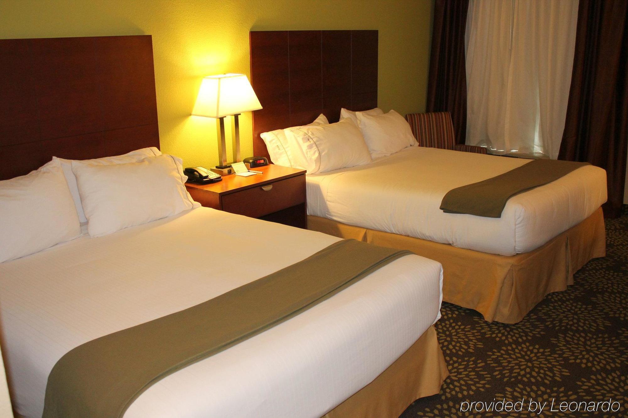 Holiday Inn Express Hotel & Suites Starkville, An Ihg Hotel Esterno foto
