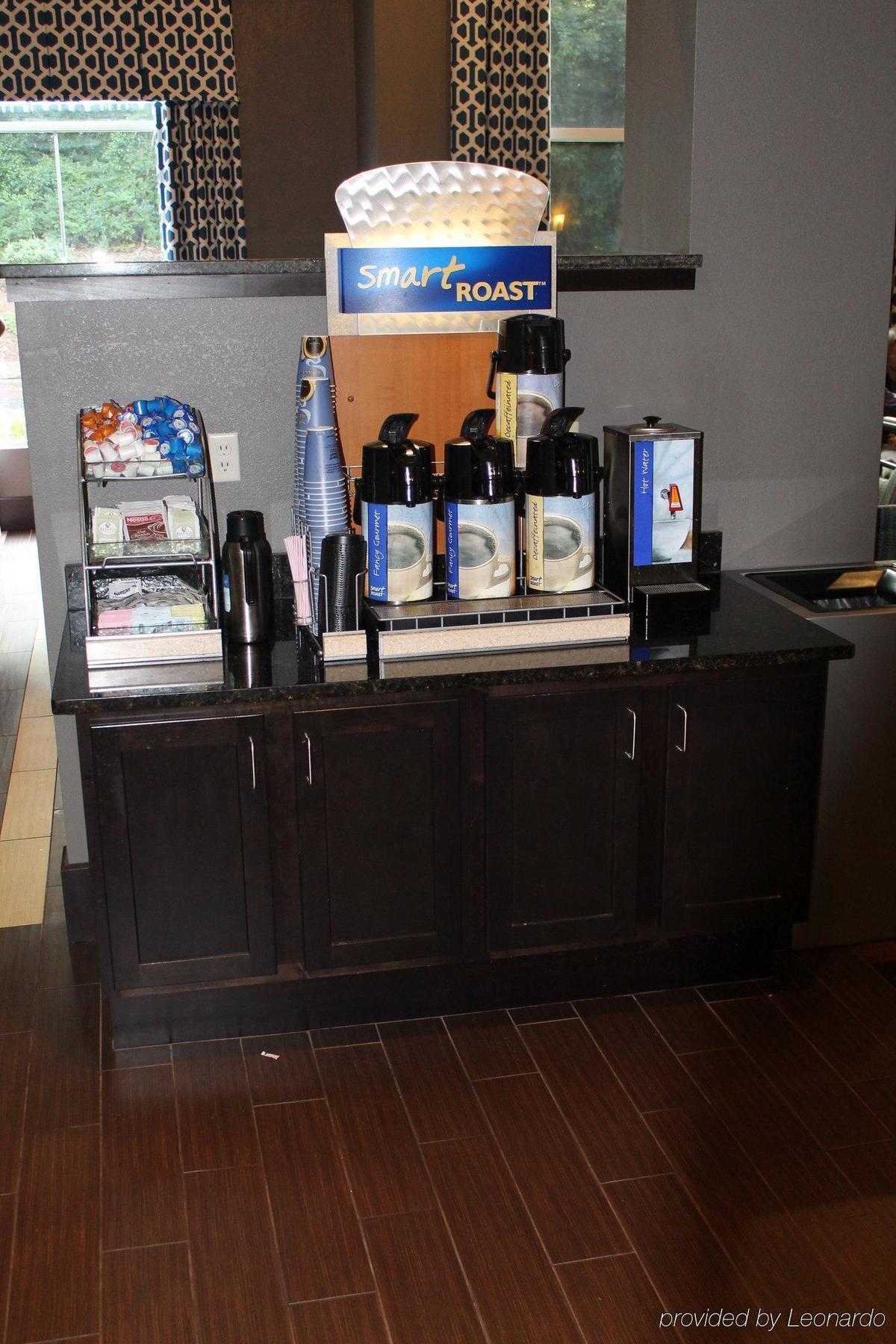 Holiday Inn Express Hotel & Suites Starkville, An Ihg Hotel Esterno foto